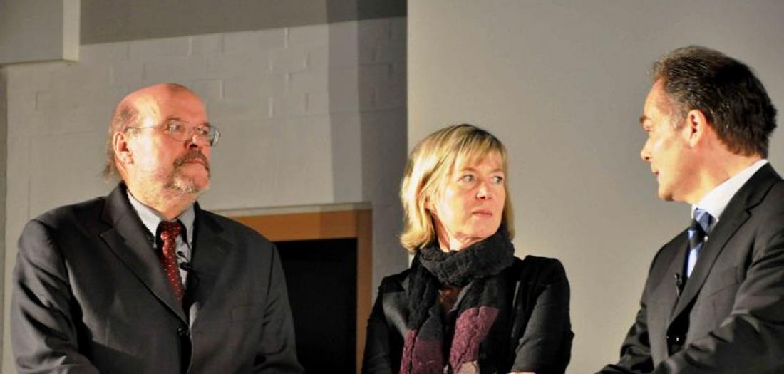 Prof Dr Peter Schwenkmezger, Minister Doris Ahnen and Prof Dr Axel G. Schmidt in conversation during the panel discussion